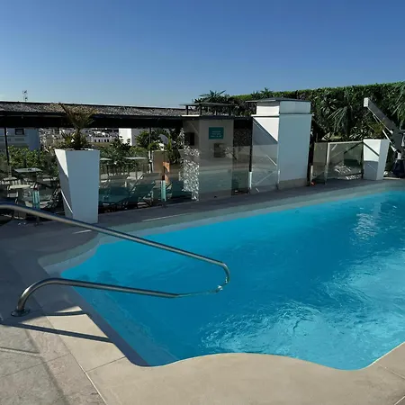 Becquer Hotel
