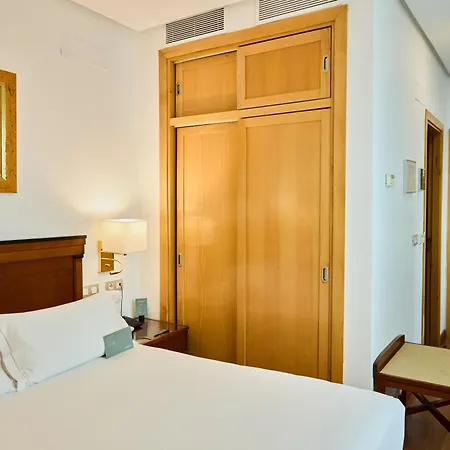 Hotel Becquer