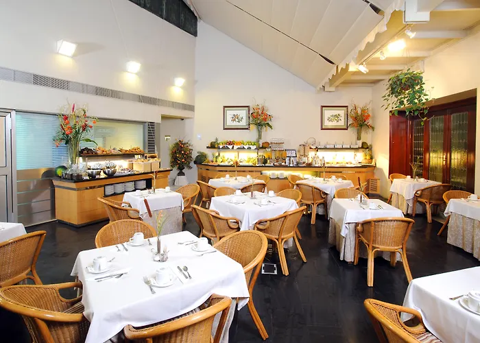 بيكير 4* إشبيلية