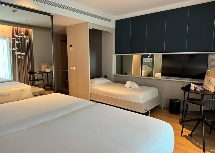 بيكير 4* إشبيلية