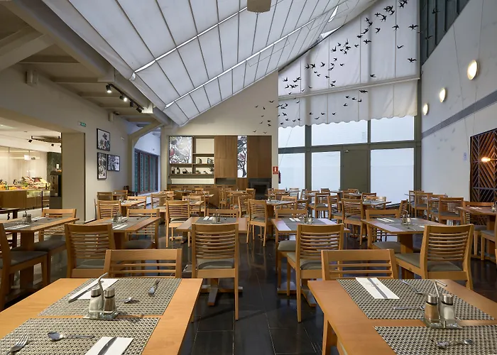 بيكير 4* إشبيلية