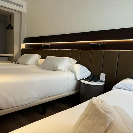 Hotel Bécquer 4*
