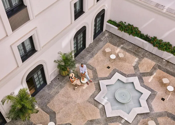 Bécquer Hotel 4*