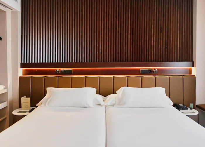 Hotel Bécquer 4*
