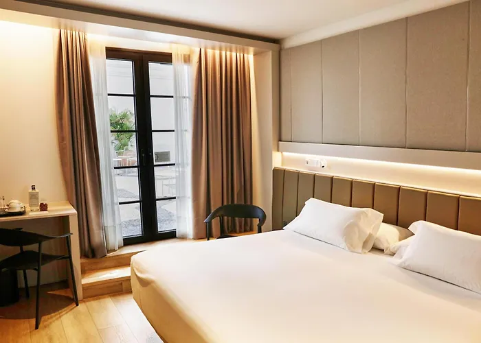 Bécquer Hotel 4*